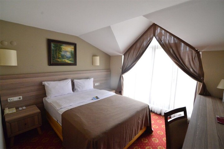 Room 9 of 44