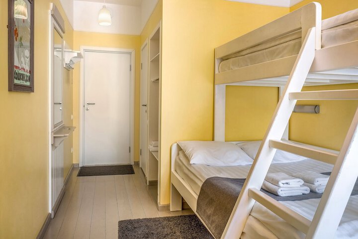 Room 15 of 21