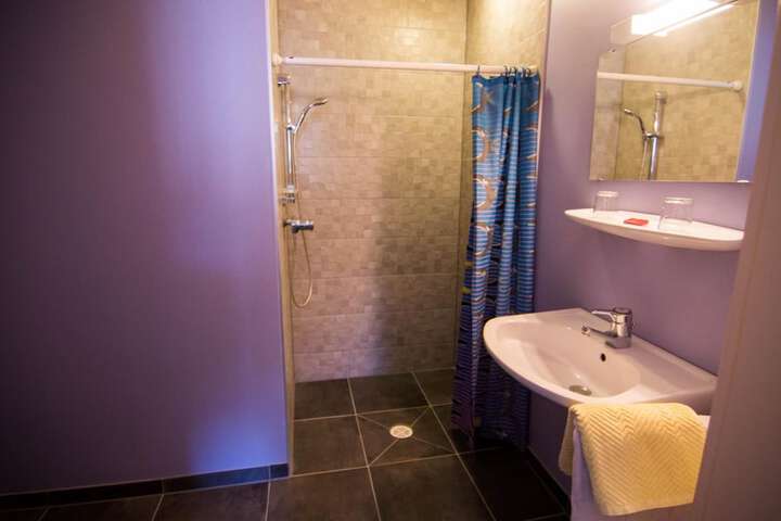 Room 25 of 37