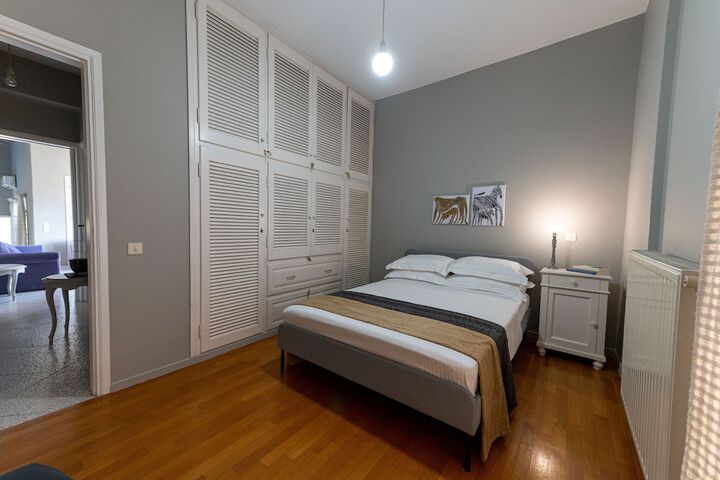 Room 3 of 49