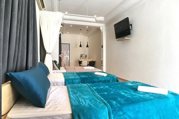 Room 9 of 38