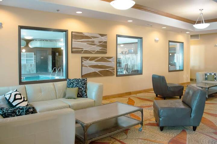 Entrance & Lobby