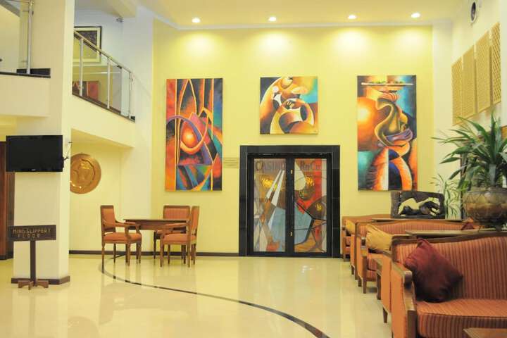 Entrance & Lobby