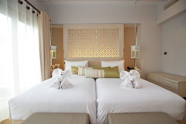 Room 8 of 125