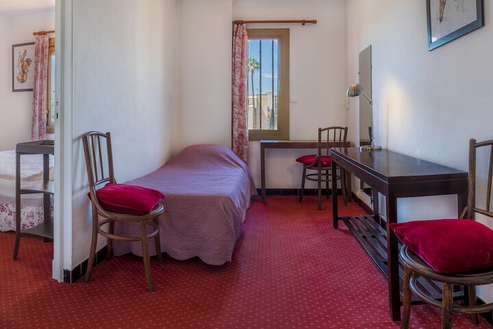 Room 15 of 41
