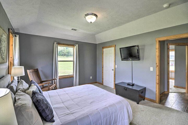 Room 2 of 28