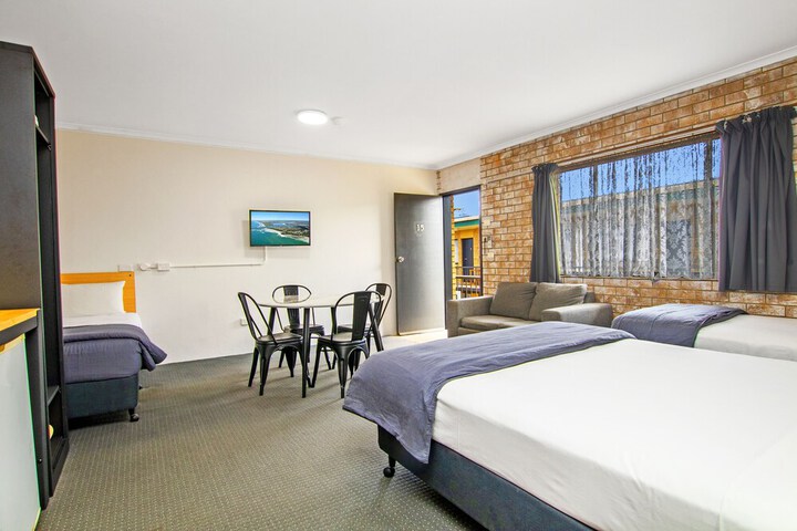 Room 10 of 26