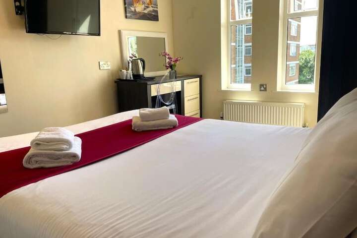 Room 13 of 22