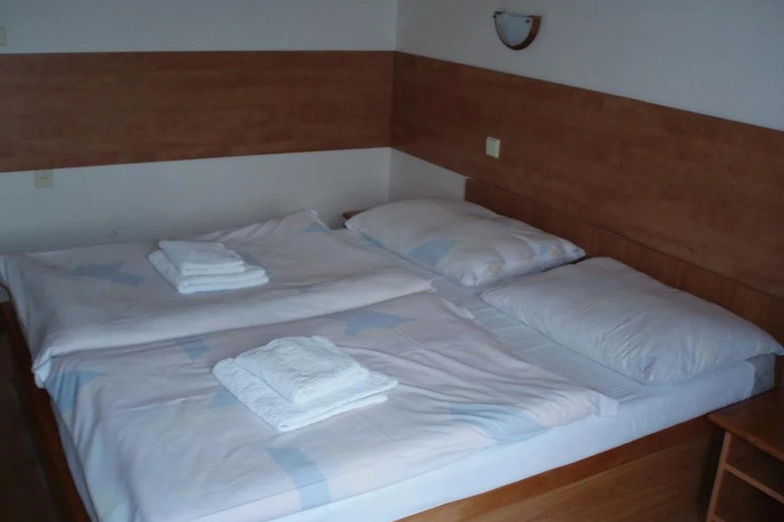 Room 5 of 23