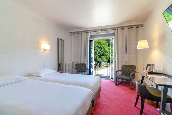 Room 20 of 99