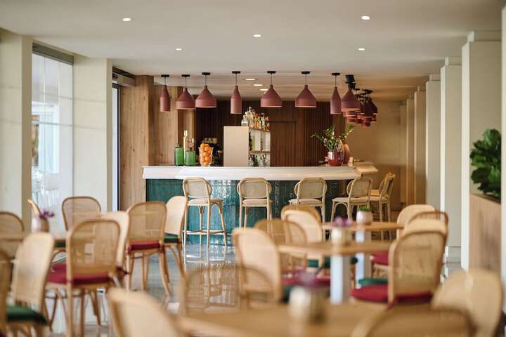 Snack bar