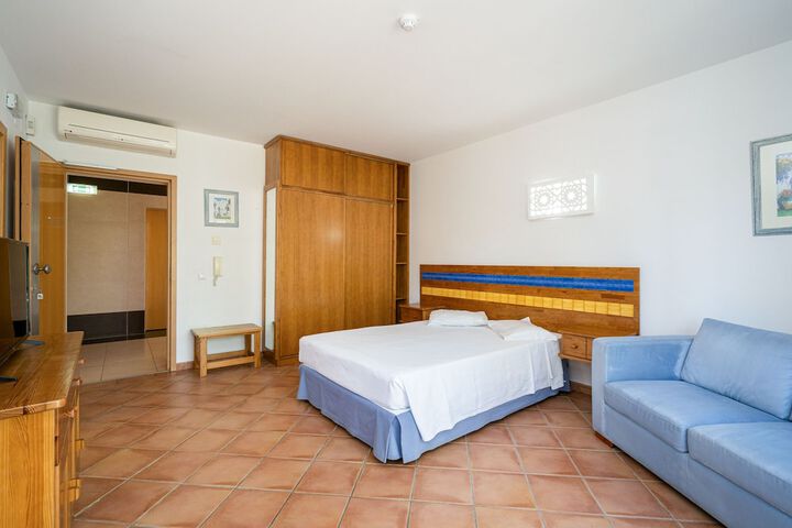 Room 6 of 60