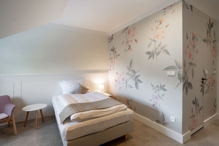 Room 35 of 72