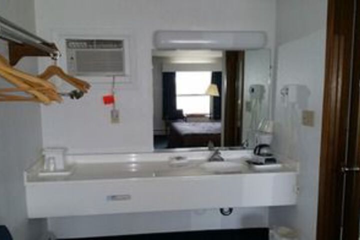 Room 12 of 44