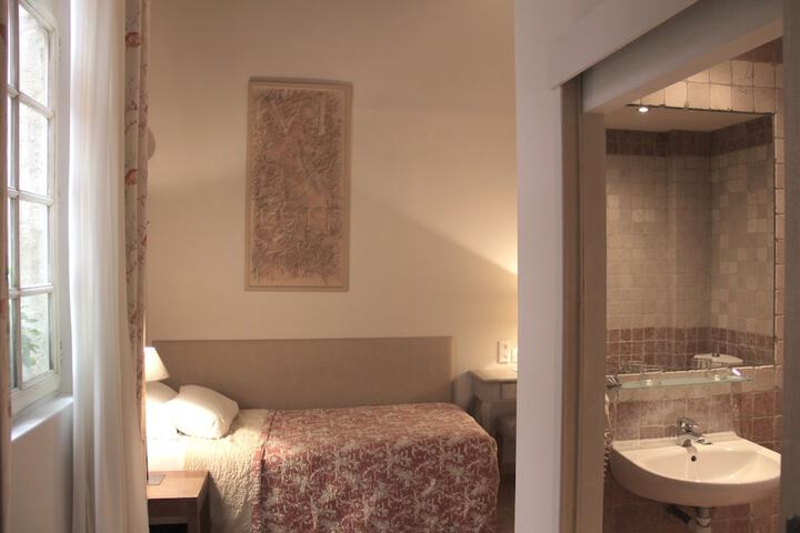 Room 9 of 52