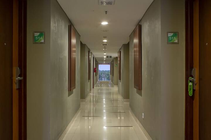 Ballroom/Hall 45 of 54