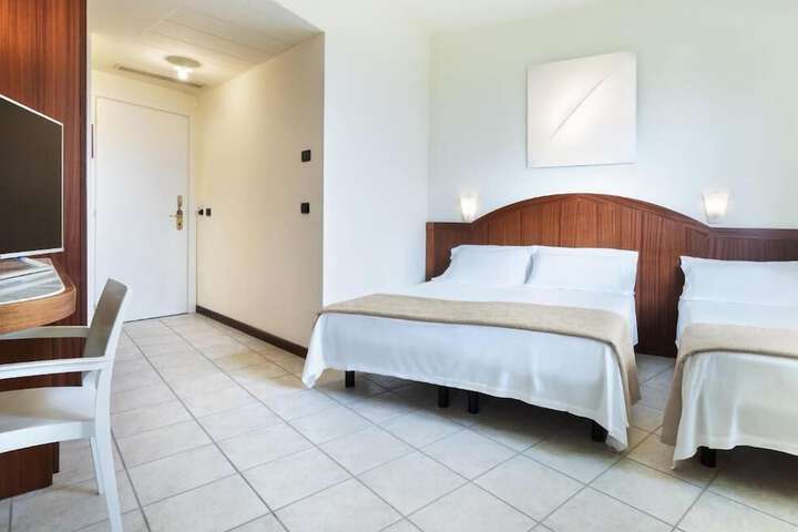 Room 3 of 59