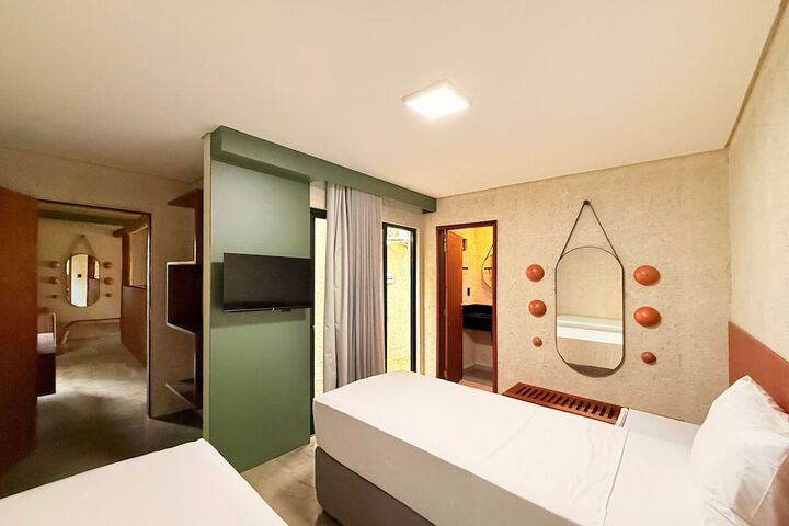 Room 8 of 47