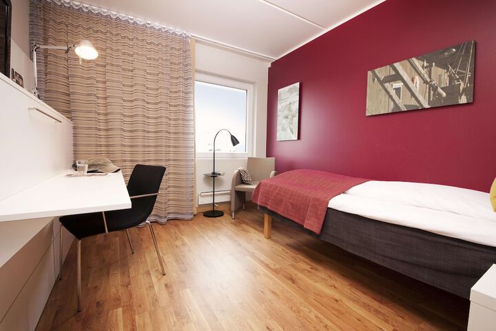 Room 13 of 26