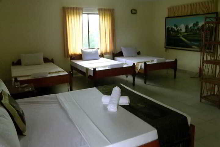 Room 9 of 11