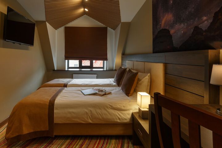 Room 34 of 89