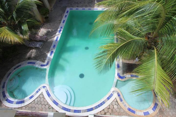 Pool 16 of 21