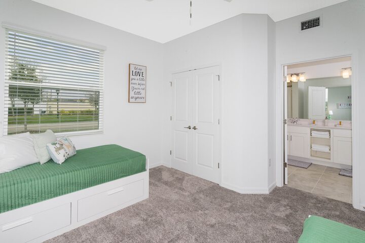 Room 8 of 89
