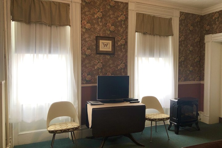Room 27 of 56