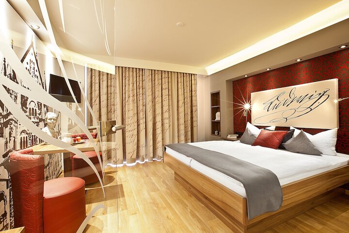 Room 16 of 105