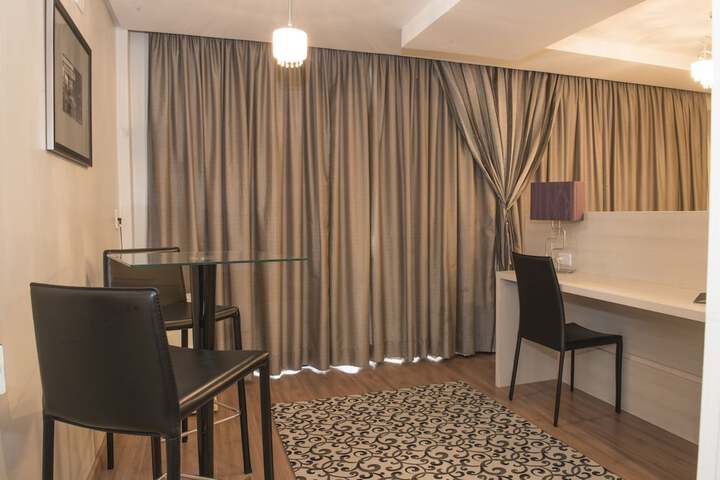 Room 14 of 80