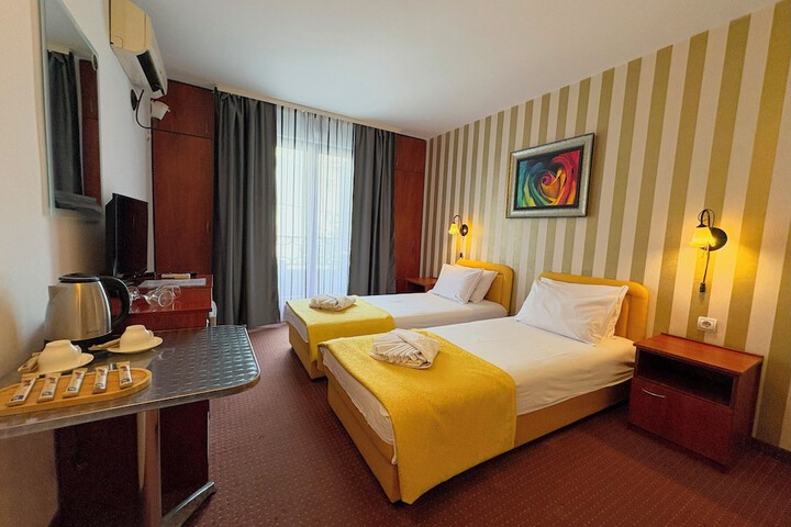Room 6 of 45