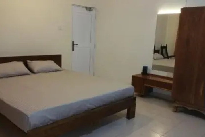 Room 3 of 18