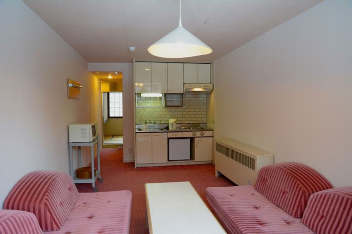 Room 10 of 20