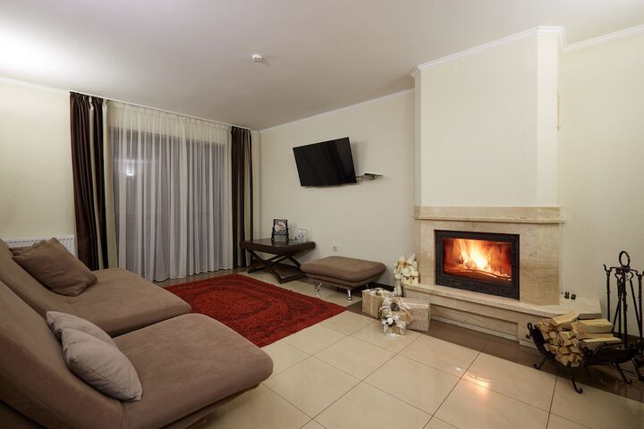 Room 35 of 61