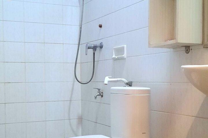 Room 32 of 57