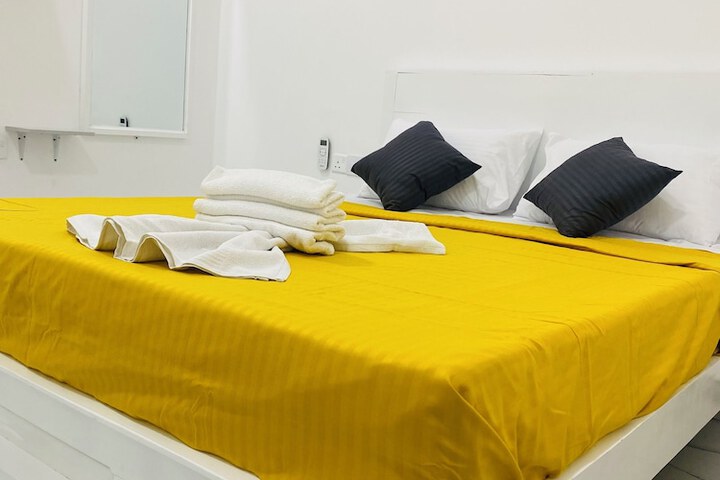 Room 6 of 25