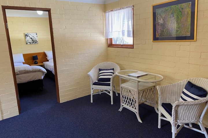 Room 5 of 96