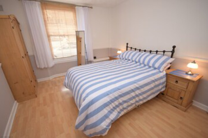 Room 6 of 19