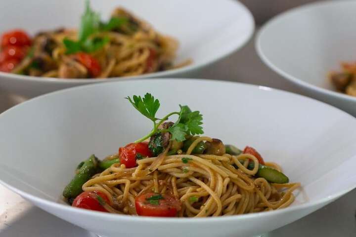 Dining 59 of 77