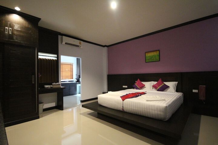 Room 12 of 79