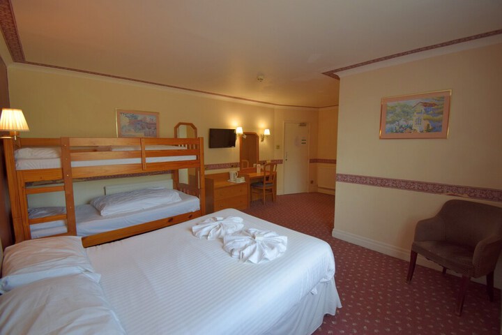 Room 18 of 92