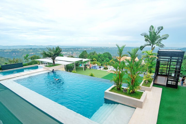 Pool 16 of 44