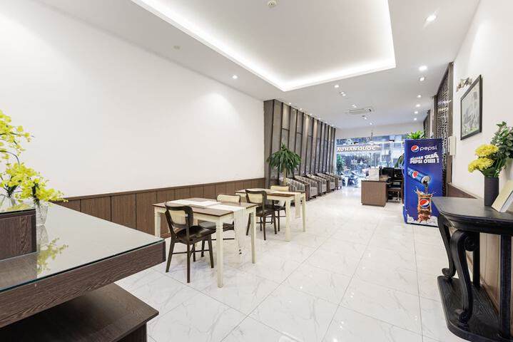 Guest Lobby