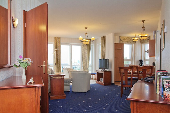 Room 16 of 36