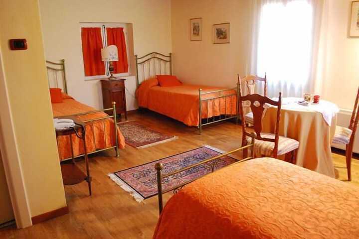 Room 7 of 49