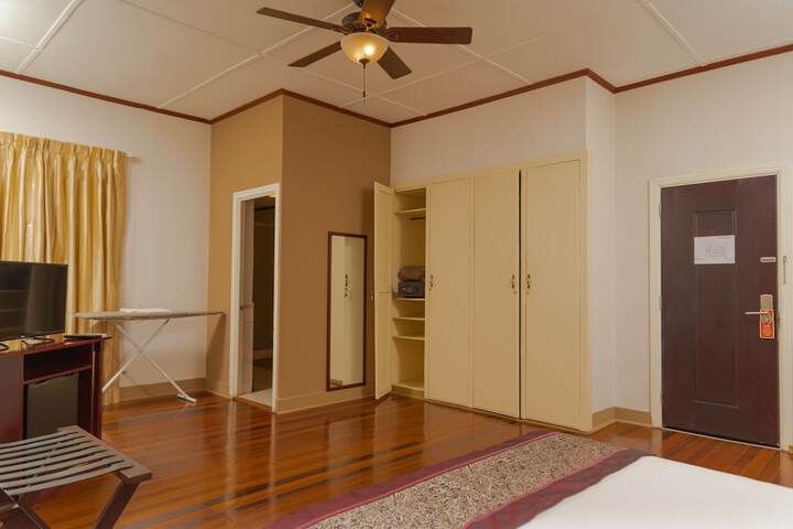 Room 48 of 87