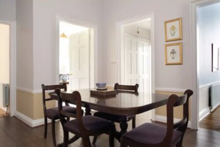 Room 7 of 25