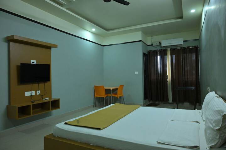 Room 3 of 7