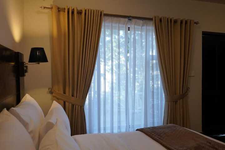 Room 13 of 20