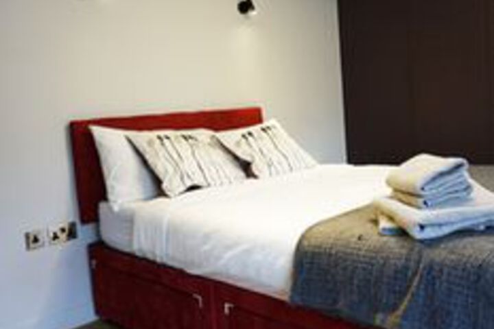 Room 12 of 27
